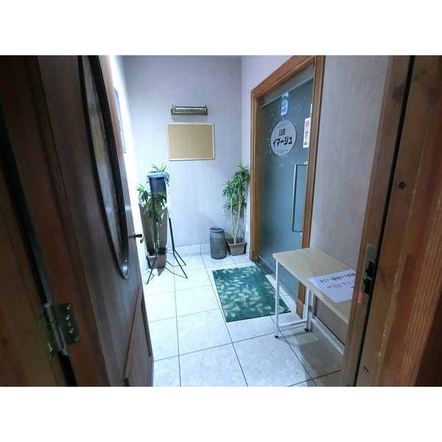 羽島市竹鼻町飯柄の店舗事務所の玄関