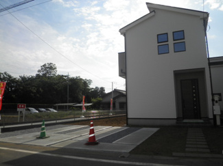 【外観】 | 東道路から見た立地です！