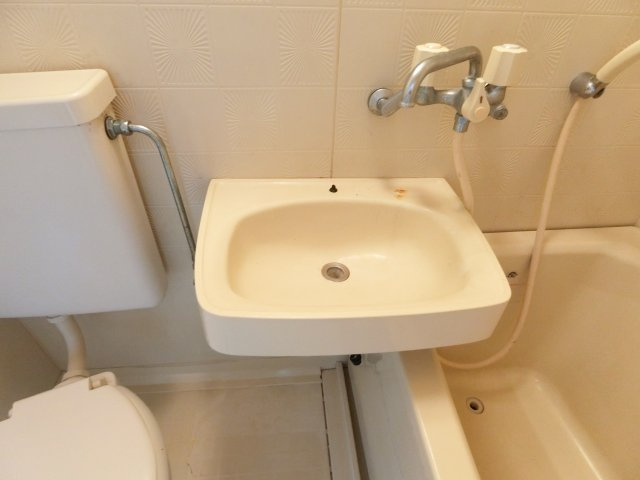 ロイヤルハイツ北野田の洗面所|同マンションイメージ写真