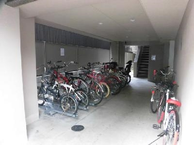 ベラジオ五条堀川Ⅲの駐車場|駐輪場