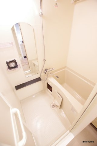 ララプレイス大阪福島プレッソ　仲介手数料無料の浴室