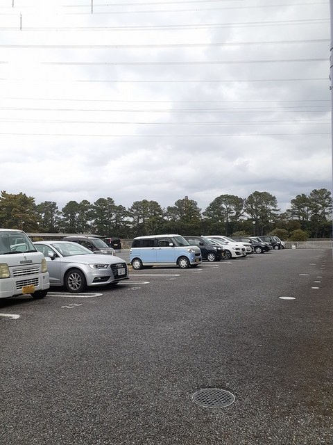 イーメゾンズ豊倉の駐車場