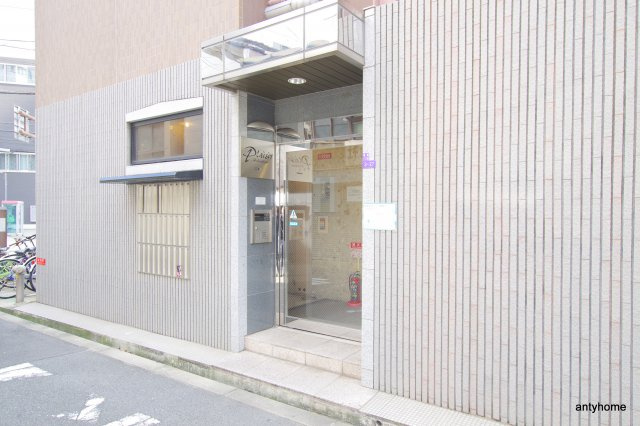 プレジール福島　仲介手数料無料のエントランス