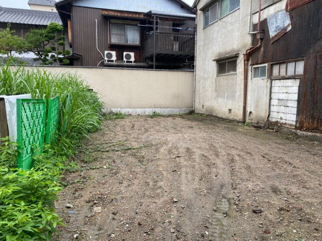 【庭】 | 保田川原城町店舗