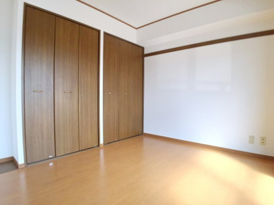 【洋室】 | グランコート産興