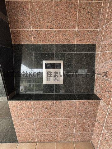 アーニスト国分のエントランス
