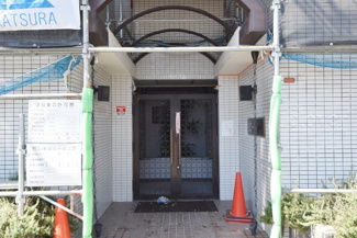 【エントランス】 | エントランス　※大規模修繕工事中