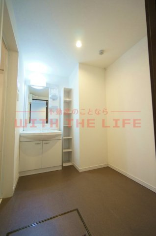 ルネスコートＮｅｗＲ（ニューアール）【キャッシュバック対象物件】の洗面所|ゆったりとスペースのある洗面所