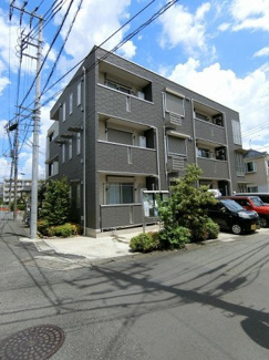 【外観】 | ペットOK！ワンちゃんまたは猫ちゃんと一緒に暮らせる3階建てアパートです♪南武線「津田山」駅まで徒歩圏内！