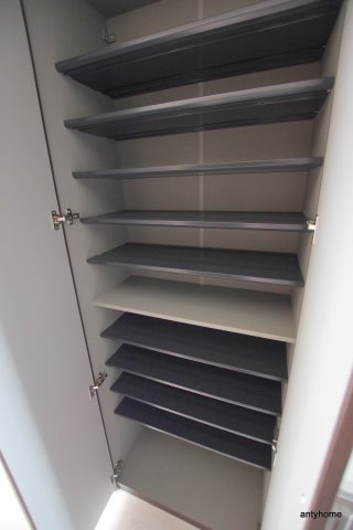 ファーストフィオーレ新梅田　仲介手数料無料の収納