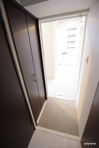 ファーストフィオーレ新梅田　仲介手数料無料の玄関