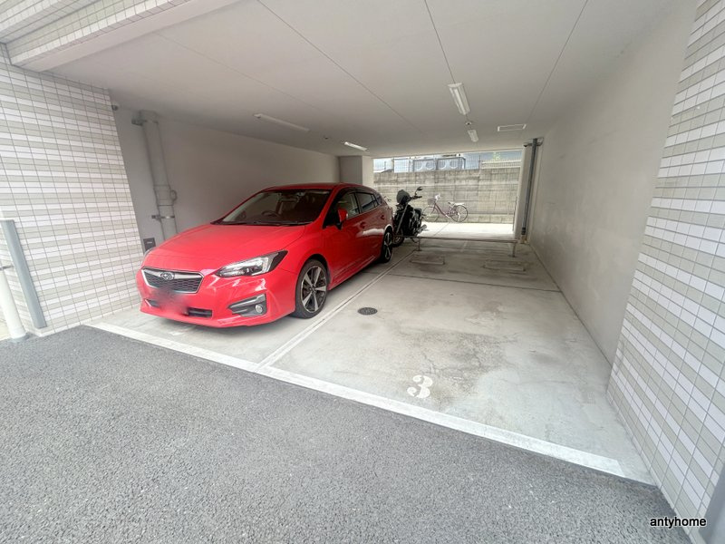 ファーストフィオーレ新梅田　仲介手数料無料の駐車場