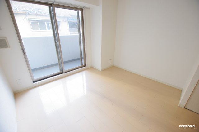 エステムコート新大阪9グランブライト　仲介手数料無料の居間・リビング