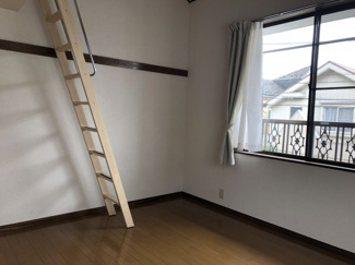 【洋室】 | パーシモン国立 | 画像は2階のお部屋です