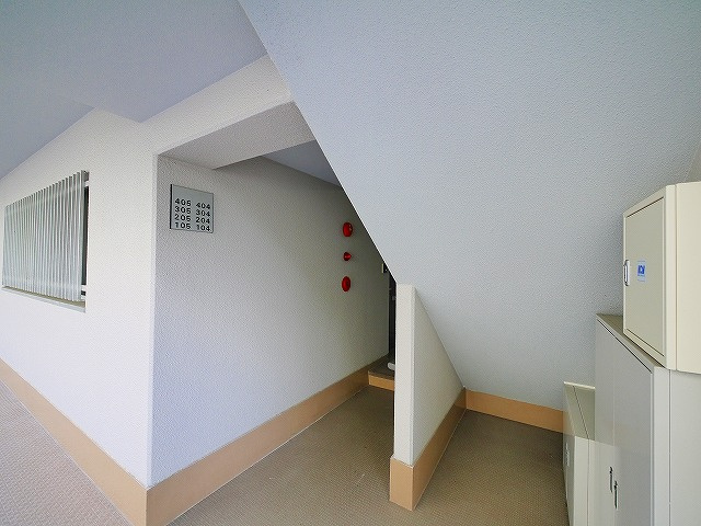 チュリス学園前のエントランス