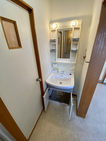 鍋嶋マンションの洗面所