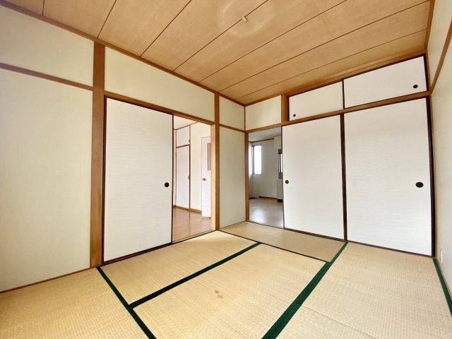 鍋嶋マンションの和室
