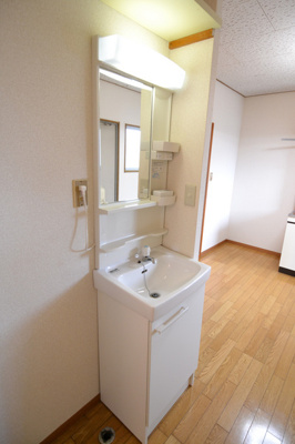 【洗面所】 | あづまハイツ | ※写真は同タイプの部屋のものです。現況を優先します。