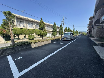 【駐車場】 | エスガーデン杉