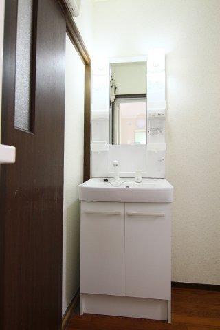 竹中邸の独立洗面台