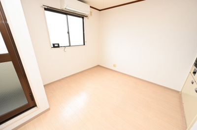 【居間・リビング】 | 泉都ハイツ