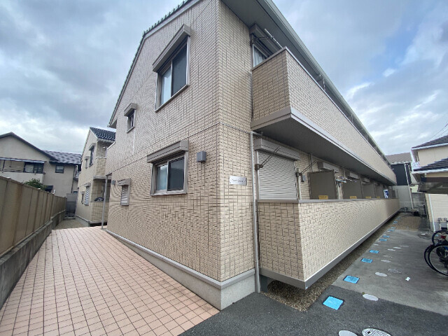 フロントハウスＡ棟の外観