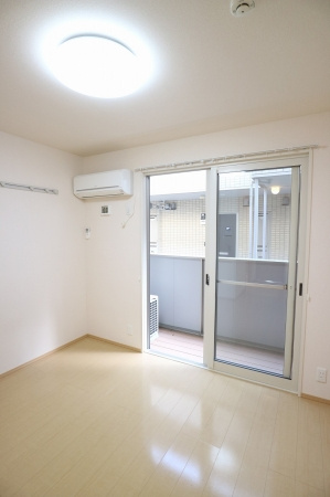 フロントハウスＡ棟の居間・リビング|洋室