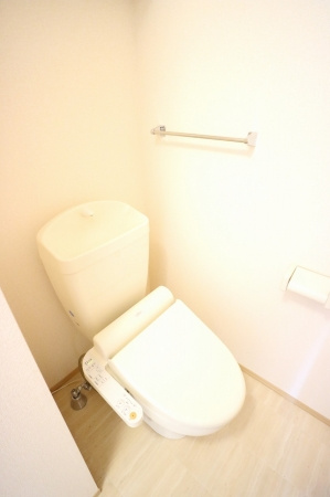 フロントハウスＡ棟のトイレ|温水洗浄暖房便座