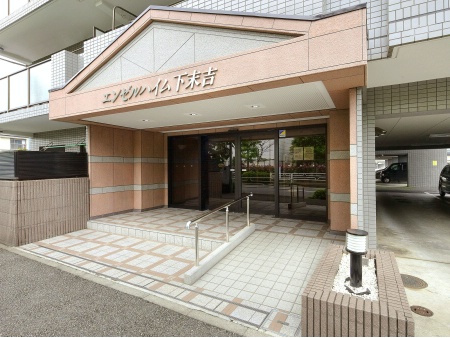 エンゼルハイム下末吉　(鶴見区下末吉2丁目）のエントランス|毎日通るエントランスはこのようになっています