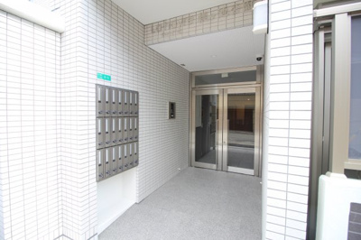 【エントランス】 | ラ・ハイール桃ヶ池公園 | マンションの玄関はこんな感じです♬