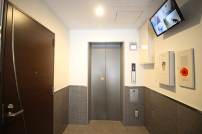 【その他共用部分】 | ラ・ハイール桃ヶ池公園 | もちろんエレベーター付き♪防犯カメラも作動中です！