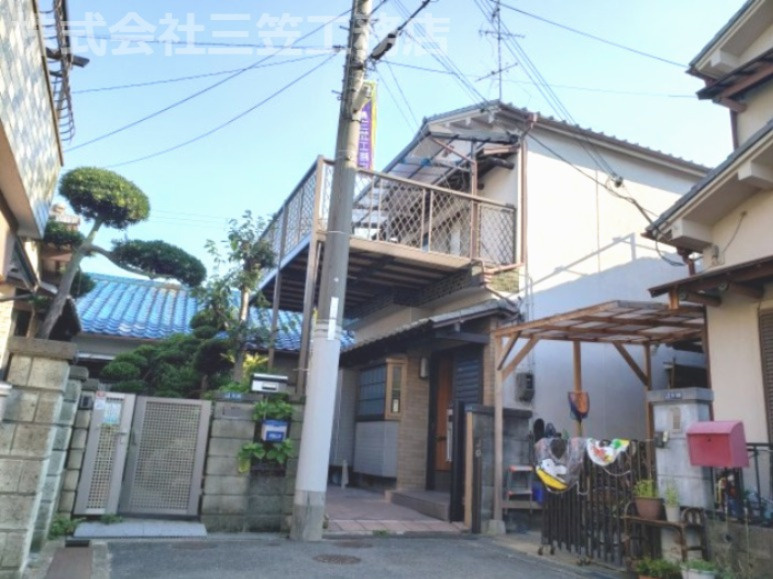 大東市三箇５丁目　一戸建ての外観|■お車１台駐車ＯＫ♪♪