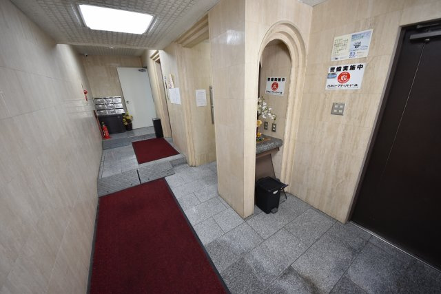 丸栄マンション幸町のエントランス