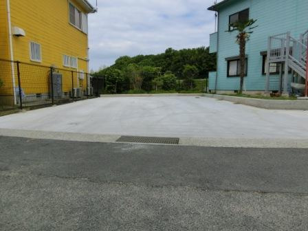 サングリーン尾崎の駐車場