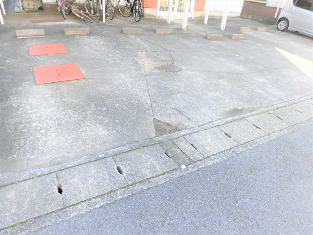 一光青柳ハイツの駐車場