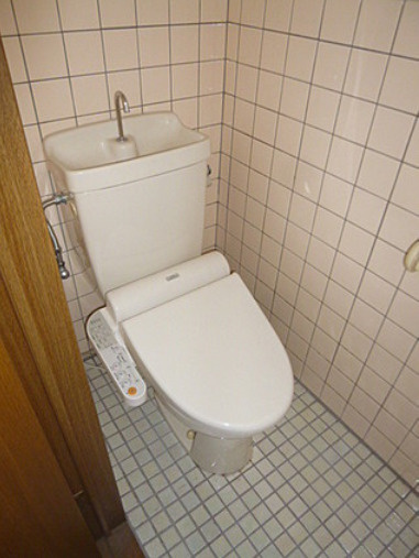 内野ハイツのトイレ|落ち着いたトイレです