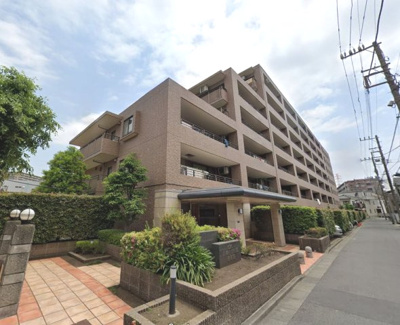 【外観】 | クリオ川崎小田公園壱番館 | 独立性の高い洋室は子供部屋、書斎など多目的利用が可能。
住まいの独立性を高める玄関ポーチ付♪