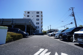 【駐車場】