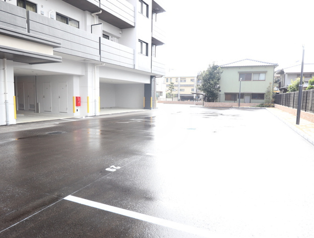 熊本市中央区九品寺２丁目の賃貸マンションの駐車場
