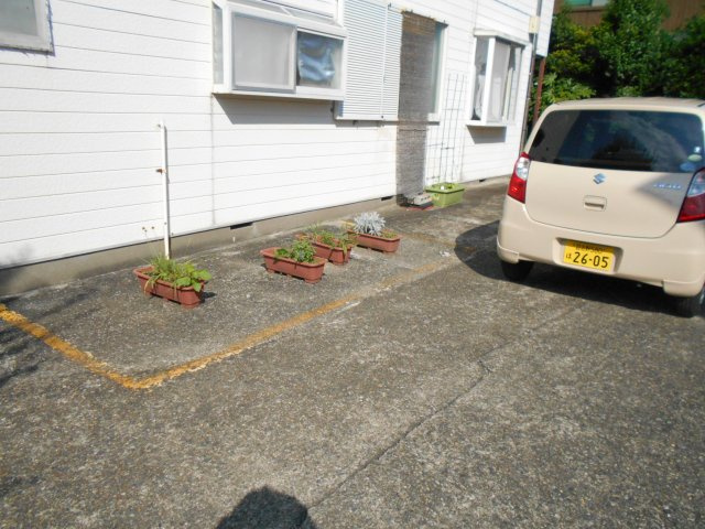 シュロスT・Yの駐車場