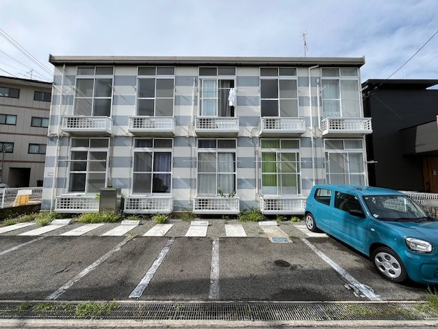 ブルーマカロン汐ノ宮の外観