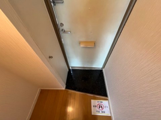 ブルーマカロン汐ノ宮の玄関