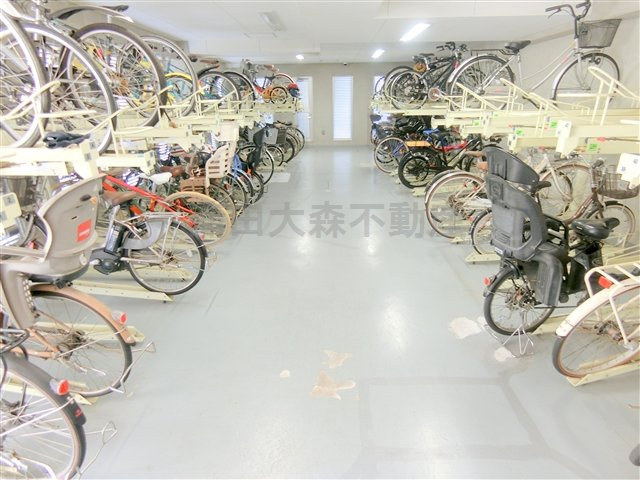 アールブラン千鳥町のその他共用部分|屋根付きラック式の駐輪場月額300円～　空き状況等詳細はお問合せください。