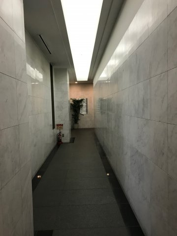 JBビルのエントランス