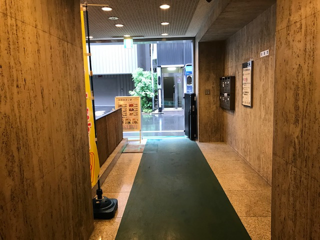 茅ヶ紡ビルのロビー