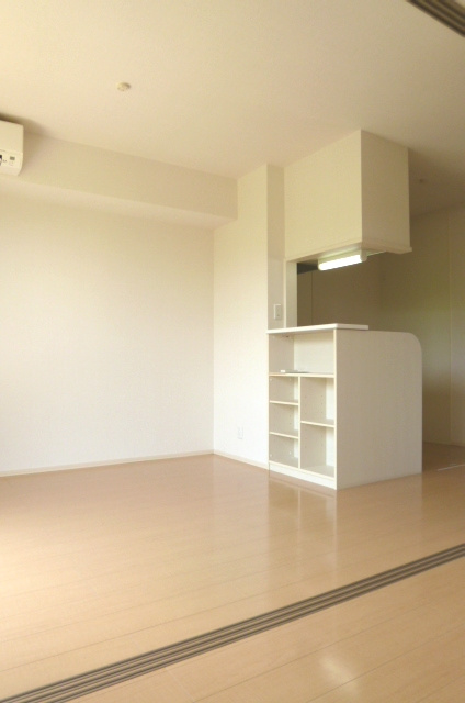 メゾンドルーラルⅡ【キャッシュバック対象物件】の居間・リビング|おしゃれな居間です