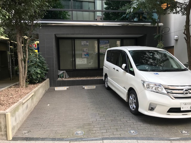 REXビルの外観