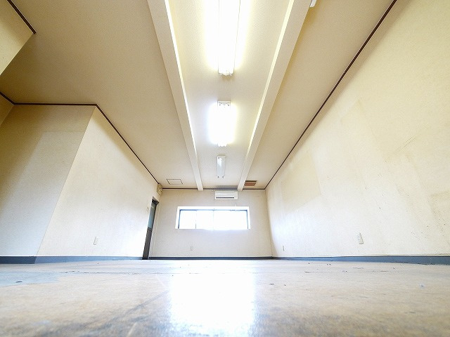 第1タカハシビルの内装