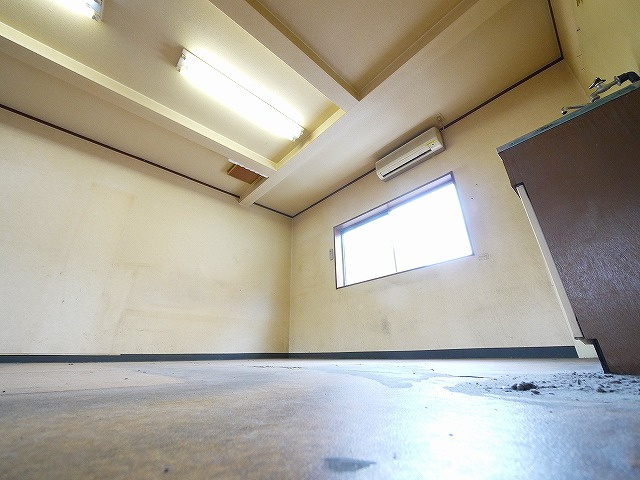 第1タカハシビルの内装