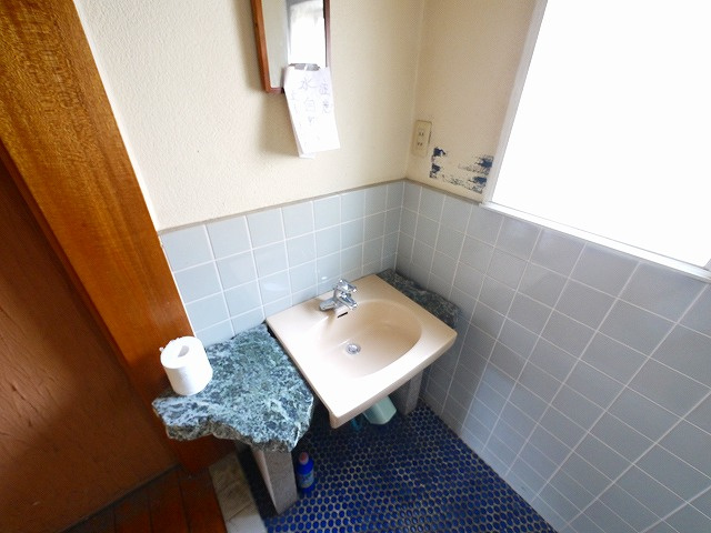 第1タカハシビルの独立洗面台